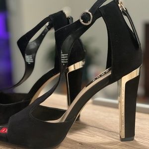 DKNY 3 1/2" black and gold heels